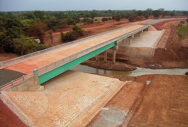 マリーセネガル南回廊道路橋梁建設計画