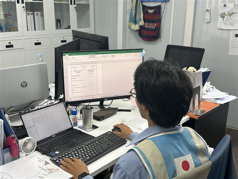 図面の確認・書類の作成