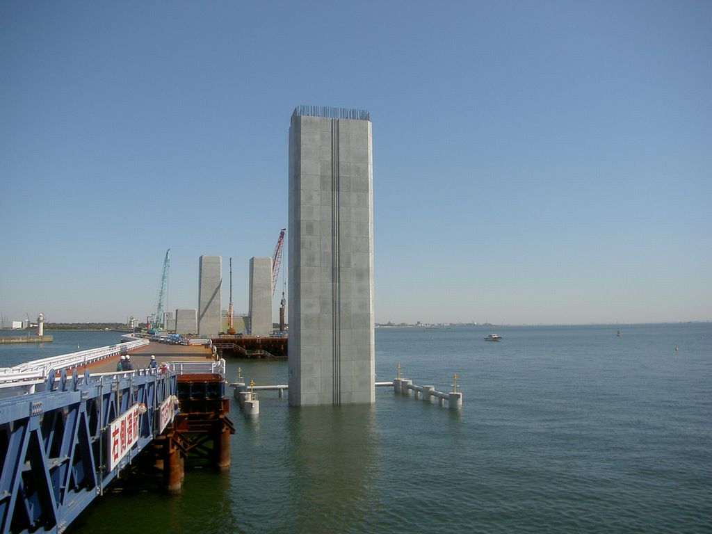 東京港南部地区臨海道路橋梁下部基礎築造工事 - 大日本土木株式会社
